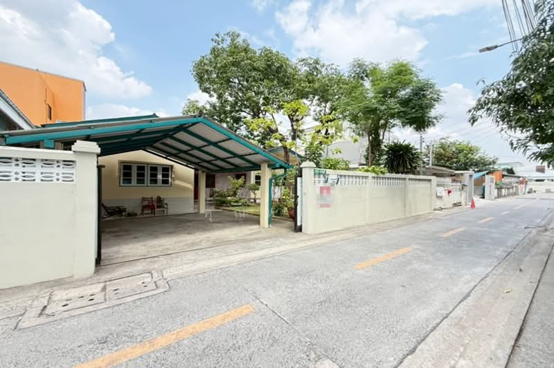 ขายบ้านเดี่ยวชั้นเดียว สุขุมวิท 56 ใกล้ BTS ใกล้ทางด่วน บ้านน่าอยู่ พร้อมสวนหน้าบ้าน, Bangkok, Bang Chak, Phra Khanong, Bangkok, 4 Bedrooms, 200 sqm, Single Detached House For Sale, by คุณหนึ่ง, 500300380 - DDproperty.com