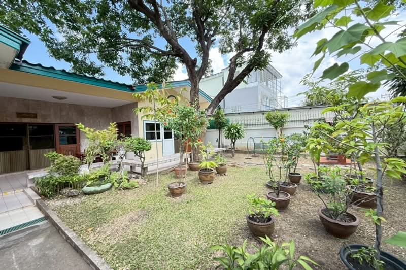 ขายบ้านเดี่ยวชั้นเดียว สุขุมวิท 56 ใกล้ BTS ใกล้ทางด่วน บ้านน่าอยู่ พร้อมสวนหน้าบ้าน, Bangkok, Bang Chak, Phra Khanong, Bangkok, 4 Bedrooms, 200 sqm, Single Detached House For Sale, by คุณหนึ่ง, 500300380 - DDproperty.com