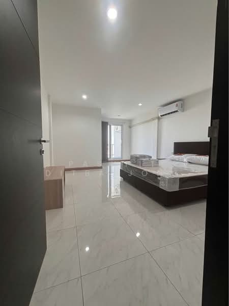 6-BR Townhouse, Bangkok, Bang Chak, Phra Khanong, Bangkok, 6 Bedrooms, 368 sqm, Townhouse For Rent, by Pasupit Ditbanjong, 500300384 - DDproperty.com