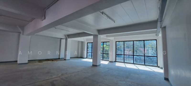 Building, Bangkok, Silom, Bang Rak, Bangkok, , 1,500 sqm, Shophouse For Rent, by Amornrat On-Thong, 500300397 - DDproperty.com