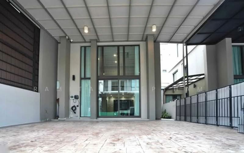 Patio Rama 9-Pattanakarn, Bangkok, Soi Pattanakarn 32, Pattanakarn Road, Suan Luang, Suan Luang, Bangkok, 3 Bedrooms, 226 sqm, Townhouse For Sale, by Ramita Theptham, 500300415 - DDproperty.com