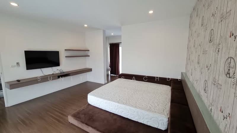 บ้านเดี่ยว 3 ชั้น โครงการลุมพินี สวนหลวง ร.9, Bangkok, Prawet, Bangkok, 5 Bedrooms, 400 sqm, Single Detached House For Rent, by Sunitra Sachdev, 500300429 - DDproperty.com