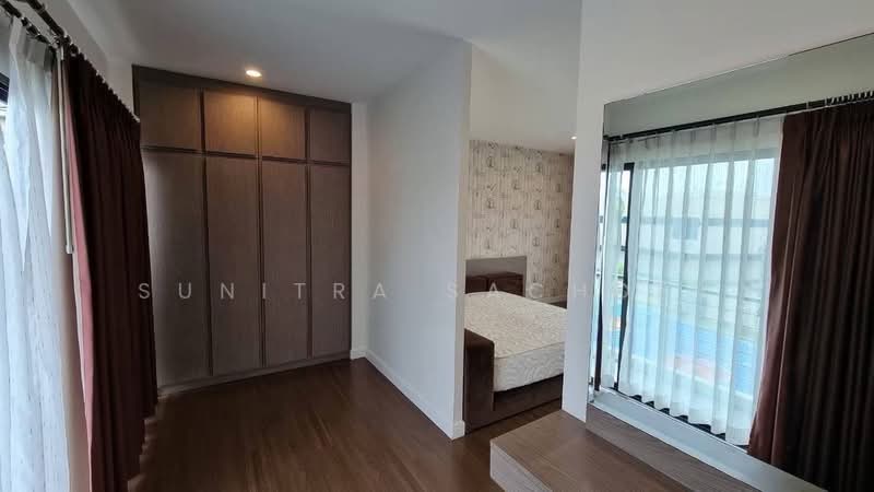 บ้านเดี่ยว 3 ชั้น โครงการลุมพินี สวนหลวง ร.9, Bangkok, Prawet, Bangkok, 5 Bedrooms, 400 sqm, Single Detached House For Rent, by Sunitra Sachdev, 500300429 - DDproperty.com