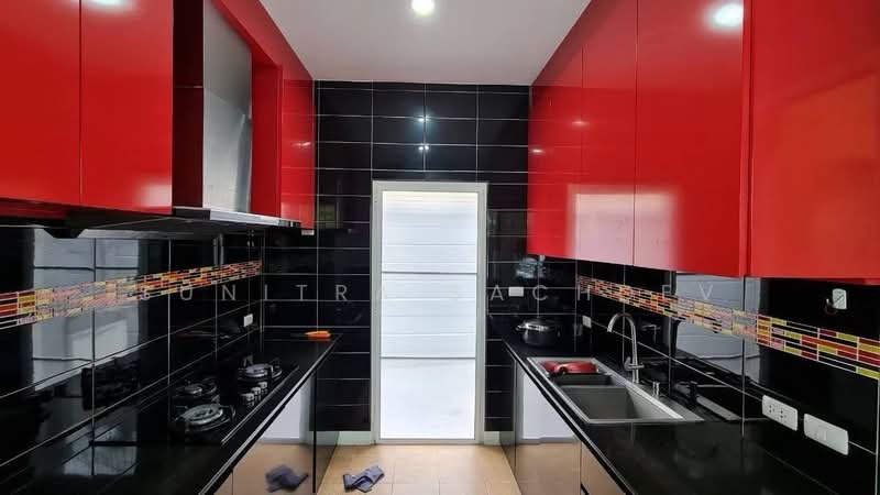 บ้านเดี่ยว 3 ชั้น โครงการลุมพินี สวนหลวง ร.9, Bangkok, Prawet, Bangkok, 5 Bedrooms, 400 sqm, Single Detached House For Rent, by Sunitra Sachdev, 500300429 - DDproperty.com