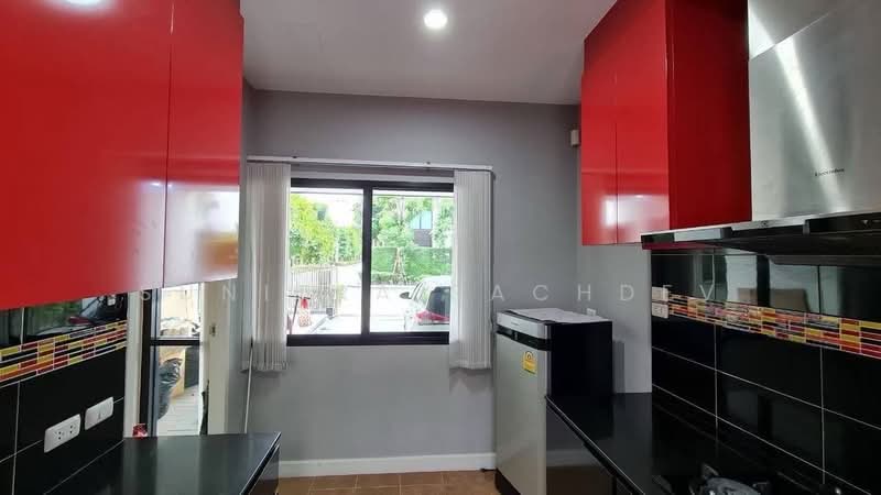 บ้านเดี่ยว 3 ชั้น โครงการลุมพินี สวนหลวง ร.9, Bangkok, Prawet, Bangkok, 5 Bedrooms, 400 sqm, Single Detached House For Rent, by Sunitra Sachdev, 500300429 - DDproperty.com