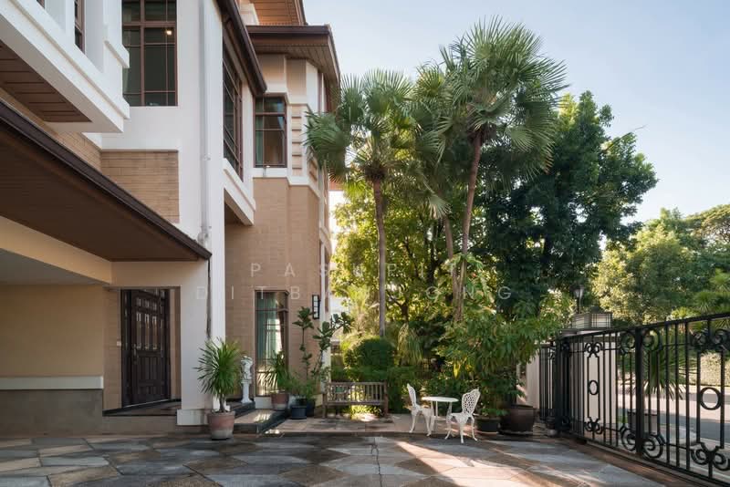5-BR House, Bangkok, Samsen Nai, Phaya Thai, Bangkok, 5 Bedrooms, 560 sqm, Single Detached House For Sale, by Pasupit Ditbanjong, 500300451 - DDproperty.com