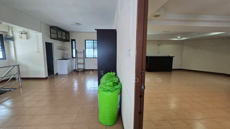 undefined, Bangkok, Huai Khwang, Bangkok, 4 Bedrooms, 660 sqm, Villa For Rent, by Pasupit Ditbanjong, 500300468 - DDproperty.com