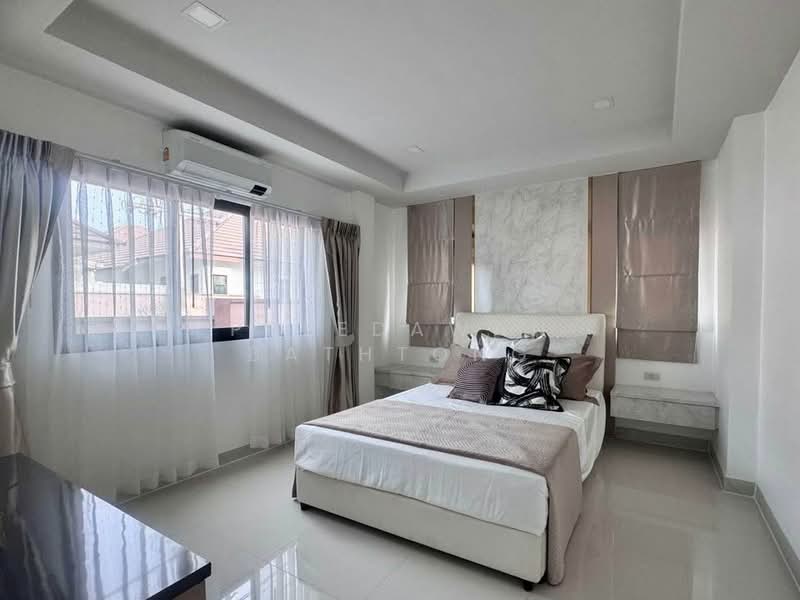 4-BR House, Chon Buri (Pattaya), Huai Yai, Bang Lamung (Pattaya), Chon Buri (Pattaya), 4 Bedrooms, 325 sqm, Single Detached House For Rent, by Patchara Srisak, 500300484 - DDproperty.com
