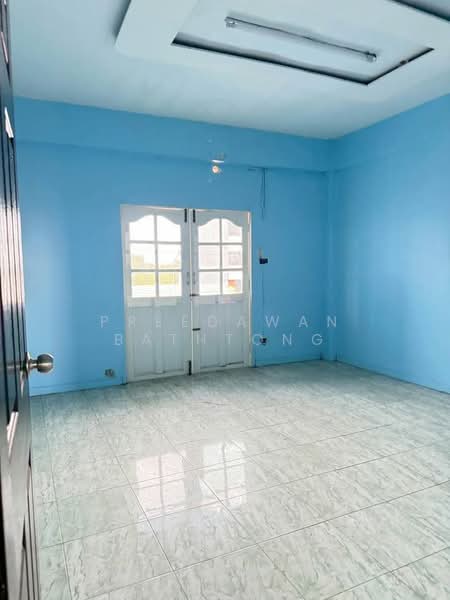 4-BR Townhouse, Chon Buri (Pattaya), Surasak, Si Racha, Chon Buri (Pattaya), 4 Bedrooms, 325 sqm, Townhouse For Rent, by Patchara Srisak, 500300490 - DDproperty.com