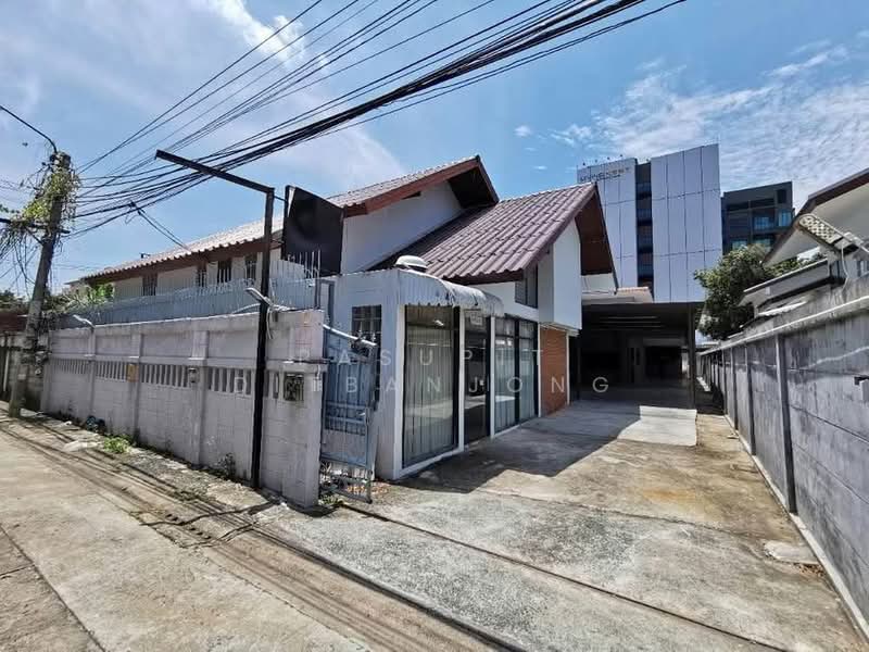 undefined, Bangkok, Samsen Nok, Huai Khwang, Bangkok, 3 Bedrooms, 300 sqm, Single Detached House For Rent, by Pasupit Ditbanjong, 500300508 - DDproperty.com