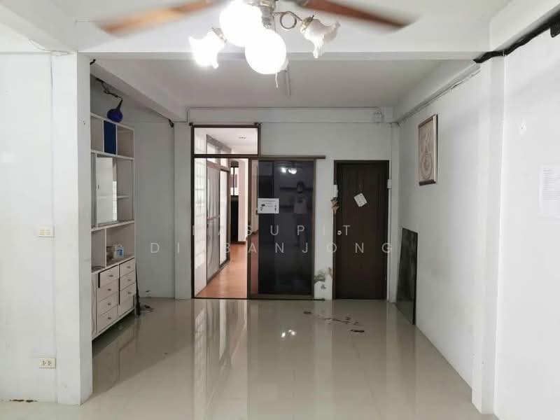 undefined, Bangkok, Samsen Nok, Huai Khwang, Bangkok, 3 Bedrooms, 300 sqm, Single Detached House For Rent, by Pasupit Ditbanjong, 500300508 - DDproperty.com