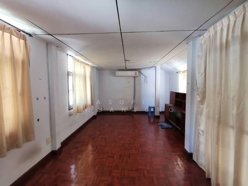 undefined, Bangkok, Samsen Nok, Huai Khwang, Bangkok, 3 Bedrooms, 300 sqm, Single Detached House For Rent, by Pasupit Ditbanjong, 500300508 - DDproperty.com