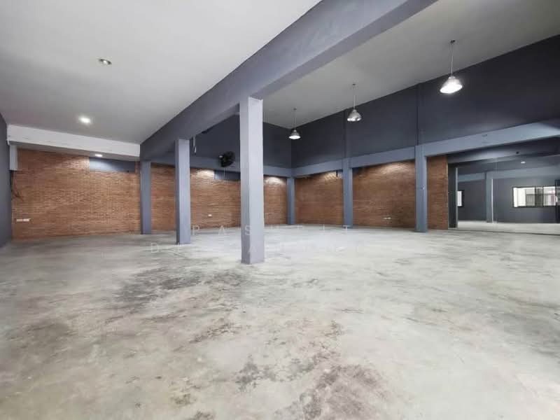 undefined, Bangkok, Samsen Nok, Huai Khwang, Bangkok, 3 Bedrooms, 300 sqm, Single Detached House For Rent, by Pasupit Ditbanjong, 500300508 - DDproperty.com