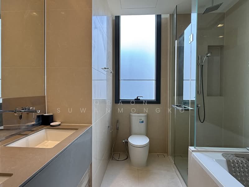 The Esse Asoke, Bangkok, 333 Soi Sukhumvit 21, Sukhumvit Road, Khlongtoei Nua, Watthana, Bangkok, 2 Bedrooms, 75 sqm, Condo For Rent, by Oraon Suwanmongko, 500300554 - DDproperty.com