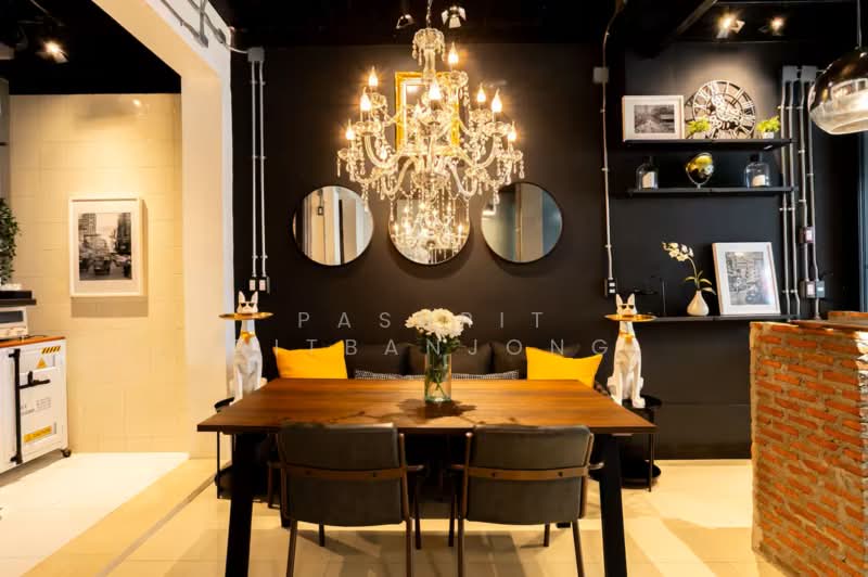 3-BR House, Bangkok, Bang Rak, Bang Rak, Bangkok, 3 Bedrooms, 204 sqm, Single Detached House For Sale, by Pasupit Ditbanjong, 500300595 - DDproperty.com