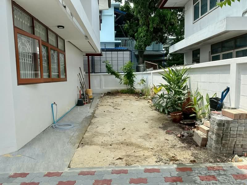 4-BR House, Bangkok, Bang Chak, Phra Khanong, Bangkok, 4 Bedrooms, 220 sqm, Single Detached House For Rent, by Pasupit Ditbanjong, 500300612 - DDproperty.com