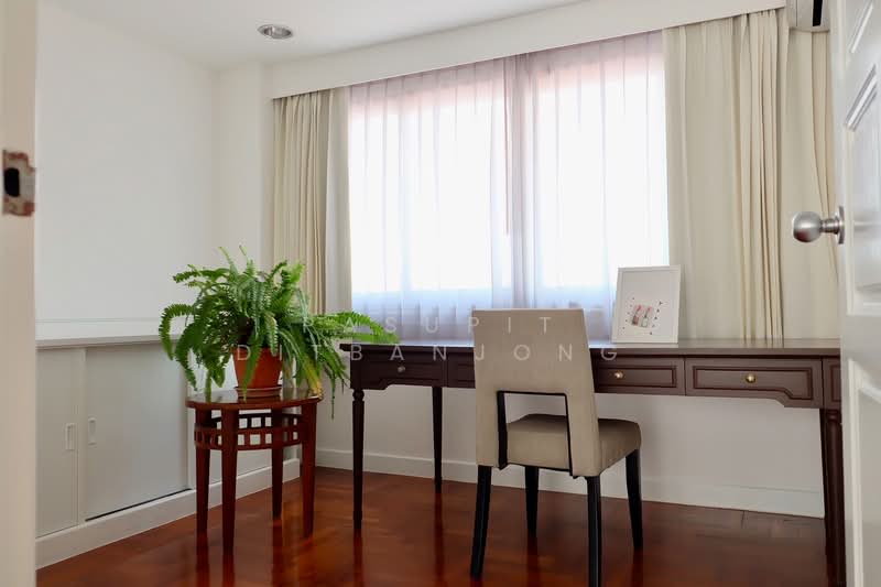 ทาวน์เฮ้าส์ 5-ห้องนอน, กรุงเทพ, ยานนาวา, สาทร, กรุงเทพ, 480 ตร.ม., ทาวน์เฮ้าส์ ให้เช่า, โดย Pasupit Ditbanjong, 500300623 - DDproperty.com