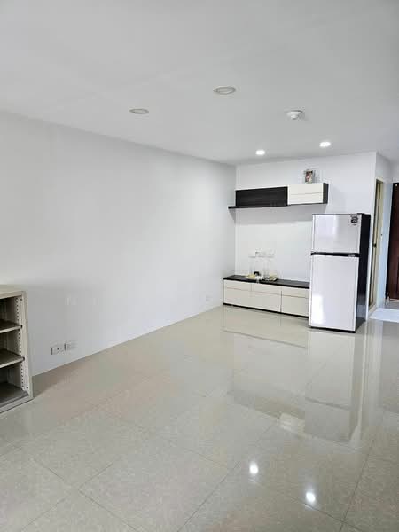 ITF Silom Palace, Bangkok, 160 Soi Naradhiwas Rajanagarindra 1, Suriyawong, Bang Rak, Bangkok, 1 Bedroom, 61 sqm, Condo For Rent, by Achaya Nithipanyawong, 500300634 - DDproperty.com