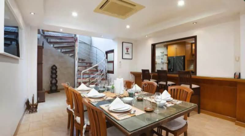 4-BR Townhouse, Bangkok, Khlong Tan Nua, Watthana, Bangkok, 4 Bedrooms, 440 sqm, Townhouse For Rent, by Pasupit Ditbanjong, 500300650 - DDproperty.com