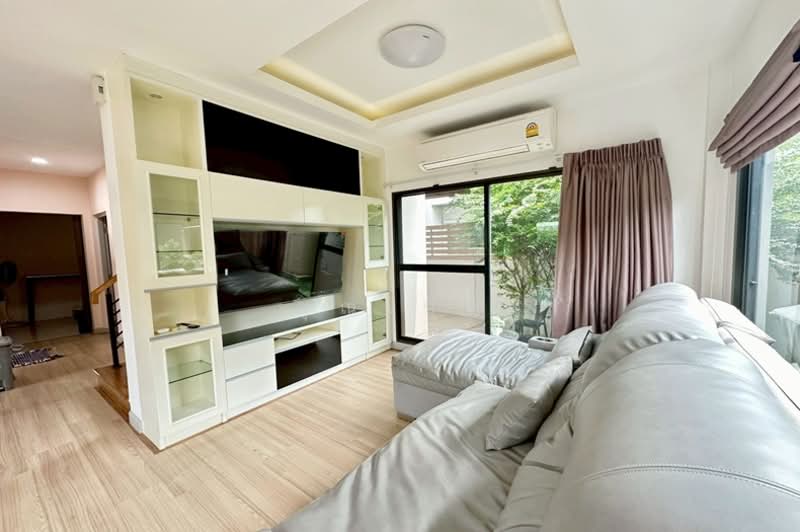 Life Bangkok Boulevard Wongwaen-Rama 9 : ไลฟ์ บางกอก บูเลอวาร์ด วงแหวน-พระราม9, กรุงเทพ, ถนนกาญจนาภิเษก, สะพานสูง, กรุงเทพ, 177 ตร.ม., บ้านเดี่ยว ขาย, โดย คุณเปิ้ล, 500300664 - DDproperty.com