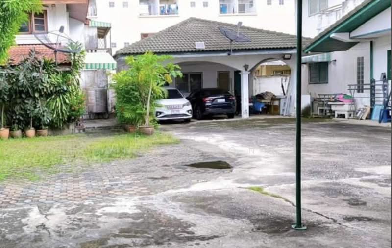 10-BR House, Bangkok, Tanon Nakorn Chaisri, Dusit, Bangkok, 10+ Bedrooms, 500 sqm, Single Detached House For Sale, by Pasupit Ditbanjong, 500300698 - DDproperty.com