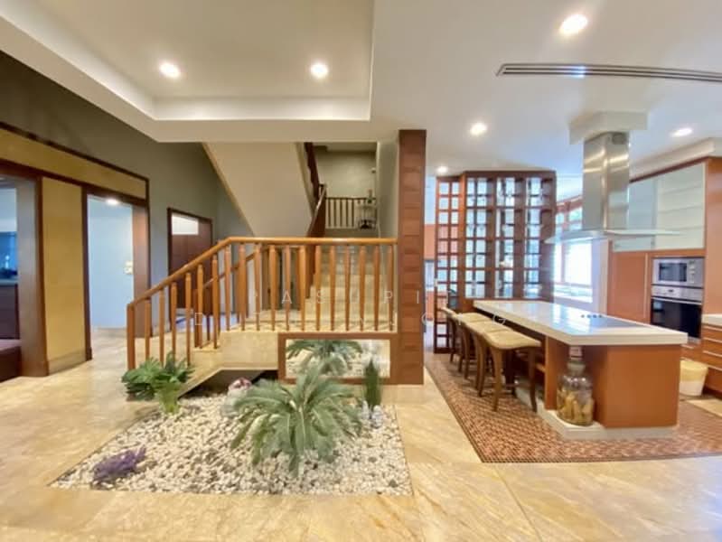 Baan Sansiri Sukhumvit 67, Bangkok, 32 Soi Sukhumvit 67, Phra Kanong Nua, Watthana, Bangkok, 5 Bedrooms, 560 sqm, Single Detached House For Sale, by Pasupit Ditbanjong, 500300728 - DDproperty.com
