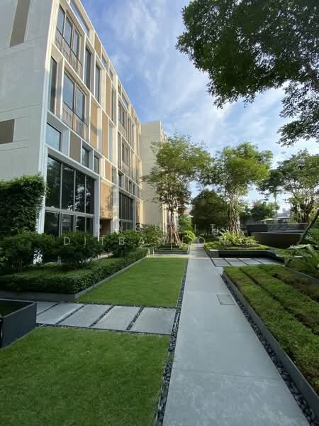 Quarter 39, Bangkok, 138  Soi Sukhumvit 39, Khlong Tan Nua, Watthana, Bangkok, 5 Bedrooms, 400 sqm, Townhouse For Rent, by Pasupit Ditbanjong, 500300753 - DDproperty.com