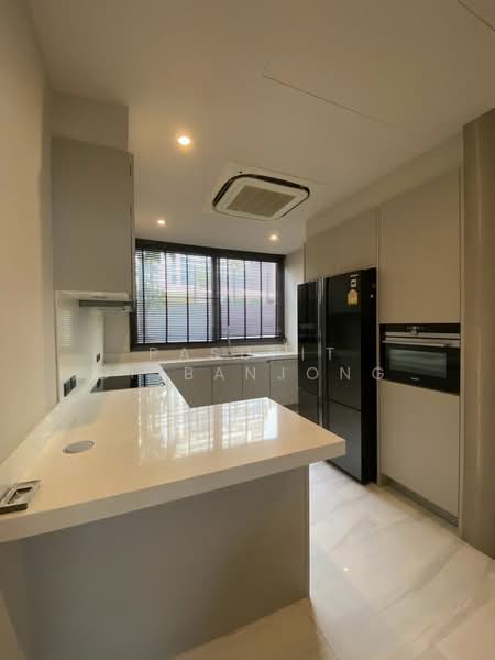 Quarter 39, Bangkok, 138  Soi Sukhumvit 39, Khlong Tan Nua, Watthana, Bangkok, 5 Bedrooms, 400 sqm, Townhouse For Rent, by Pasupit Ditbanjong, 500300753 - DDproperty.com