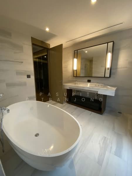 Quarter 39, Bangkok, 138  Soi Sukhumvit 39, Khlong Tan Nua, Watthana, Bangkok, 5 Bedrooms, 400 sqm, Townhouse For Rent, by Pasupit Ditbanjong, 500300753 - DDproperty.com