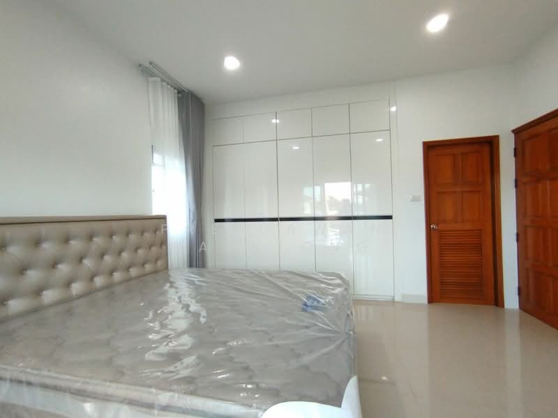 undefined, Chon Buri (Pattaya), Poong, Bang Lamung (Pattaya), Chon Buri (Pattaya), 5 Bedrooms, 450 sqm, Single Detached House For Rent, by Preedawan Bathtong, 500300779 - DDproperty.com