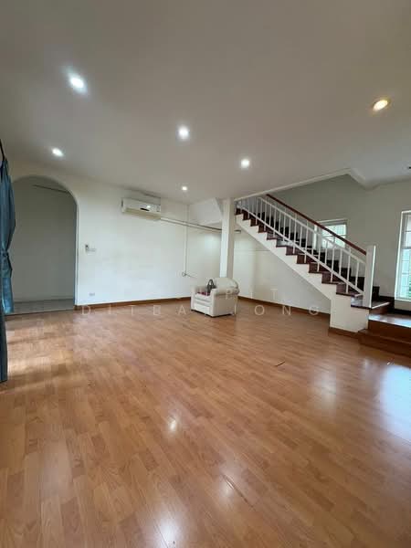 4-BR House, Bangkok, Bang Chak, Phra Khanong, Bangkok, 4 Bedrooms, 297 sqm, Single Detached House For Sale, by Pasupit Ditbanjong, 500300782 - DDproperty.com