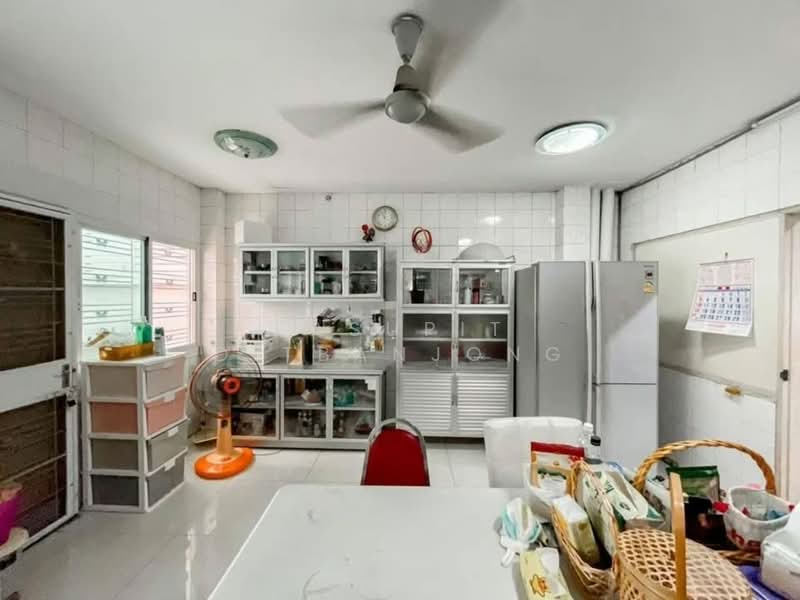undefined, Bangkok, Praborommaharatchawang, Phra Nakhon, Bangkok, 5 Bedrooms, 350 sqm, Townhouse For Sale, by Pasupit Ditbanjong, 500300795 - DDproperty.com