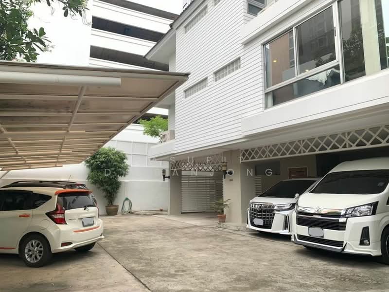 3-BR Townhouse, Bangkok, Khong Tan, Khlong Toei, Bangkok, 3 Bedrooms, 350 sqm, Townhouse For Rent, by Pasupit Ditbanjong, 500300818 - DDproperty.com