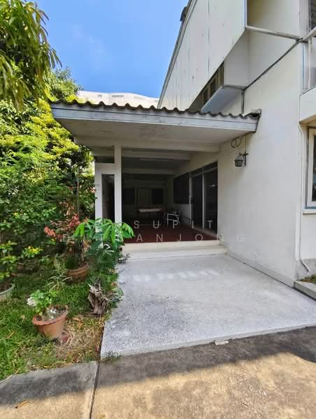 3-BR House, Bangkok, Samsen Nai, Phaya Thai, Bangkok, 3 Bedrooms, 263 sqm, Single Detached House For Sale, by Pasupit Ditbanjong, 500300855 - DDproperty.com