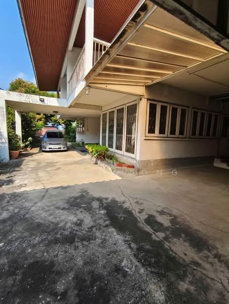 3-BR House, Bangkok, Samsen Nai, Phaya Thai, Bangkok, 3 Bedrooms, 263 sqm, Single Detached House For Sale, by Pasupit Ditbanjong, 500300855 - DDproperty.com