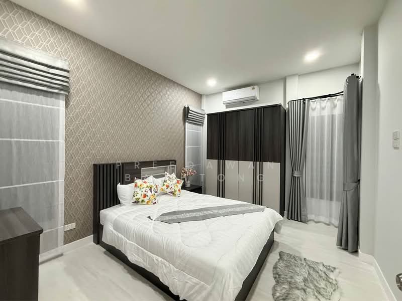 3-BR House, Prachuap Khiri Khan, Hua Hin, Hua Hin, Prachuap Khiri Khan, 3 Bedrooms, 150 sqm, Single Detached House For Rent, by Preedawan Bathtong, 500300869 - DDproperty.com
