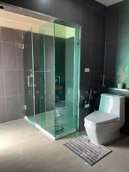 4-BR House, Chon Buri (Pattaya), Poong, Bang Lamung (Pattaya), Chon Buri (Pattaya), 4 Bedrooms, 325 sqm, Single Detached House For Rent, by Preedawan Bathtong, 500300992 - DDproperty.com