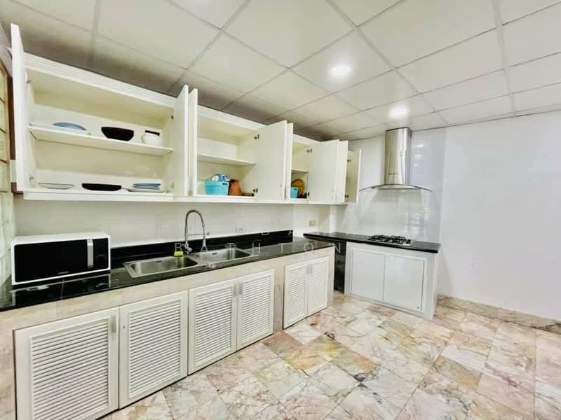 3-BR House, Chon Buri (Pattaya), Nong Pru, Bang Lamung (Pattaya), Chon Buri (Pattaya), 3 Bedrooms, 280 sqm, Single Detached House For Rent, by Preedawan Bathtong, 500301028 - DDproperty.com