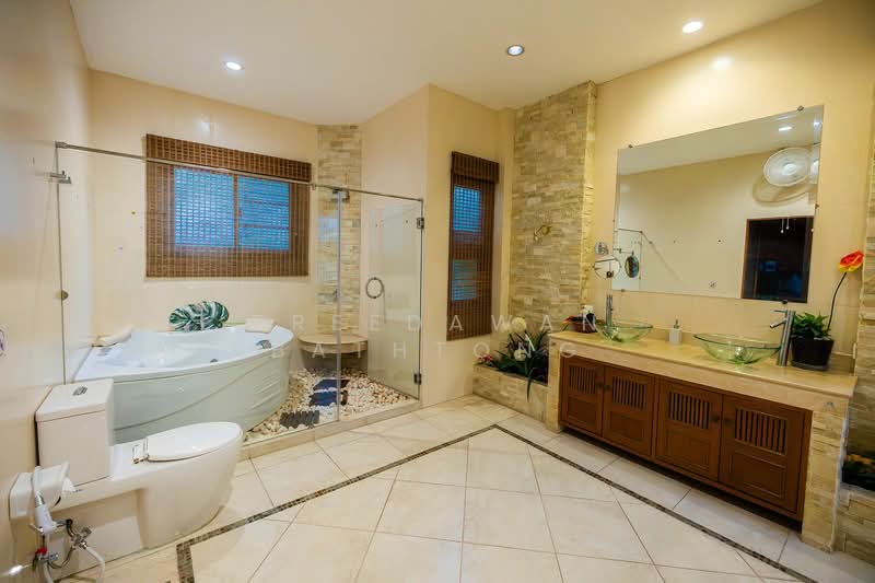 4-BR House, Chon Buri (Pattaya), Nong Pru, Bang Lamung (Pattaya), Chon Buri (Pattaya), 4 Bedrooms, 500 sqm, Single Detached House For Rent, by Patchara Srisak, 500301072 - DDproperty.com