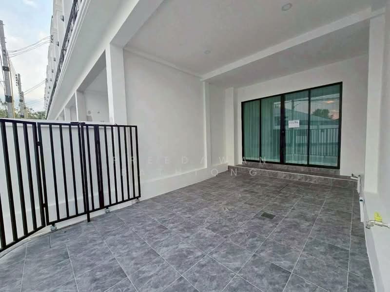 undefined, Chon Buri (Pattaya), Nong Pru, Bang Lamung (Pattaya), Chon Buri (Pattaya), 3 Bedrooms, 204 sqm, Townhouse For Rent, by Preedawan Bathtong, 500301119 - DDproperty.com