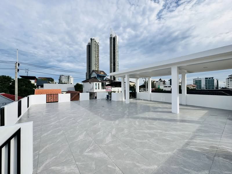 undefined, Chon Buri (Pattaya), Nong Pru, Bang Lamung (Pattaya), Chon Buri (Pattaya), 5 Bedrooms, 200 sqm, Villa For Sale, by Sita Shrestha, 500301130 - DDproperty.com