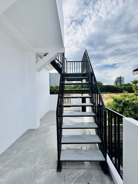 undefined, Chon Buri (Pattaya), Nong Pru, Bang Lamung (Pattaya), Chon Buri (Pattaya), 5 Bedrooms, 200 sqm, Villa For Sale, by Sita Shrestha, 500301130 - DDproperty.com
