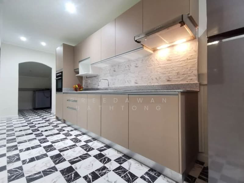 undefined, Chon Buri (Pattaya), Nong Pru, Bang Lamung (Pattaya), Chon Buri (Pattaya), 4 Bedrooms, 300 sqm, Single Detached House For Sale, by Preedawan Bathtong, 500301142 - DDproperty.com