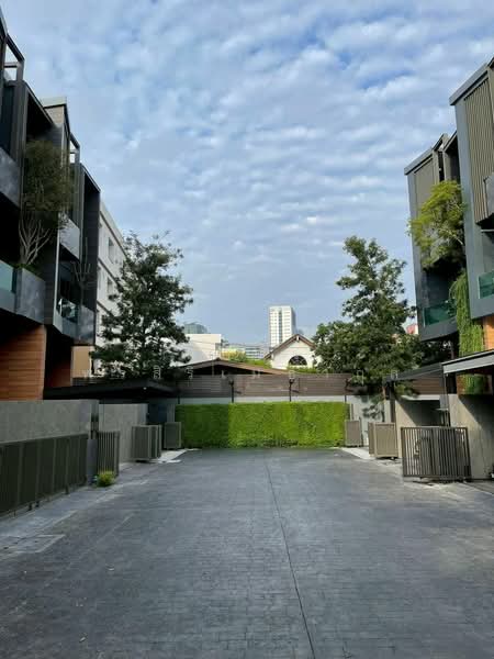 The Eight Chatuchak-Ratchada, Bangkok, Soi Lat Phrao 1 Yeak 25, Jom Phon, Chatuchak, Bangkok, 3 Bedrooms, 254 sqm, Townhouse For Rent, by ณภัทร พรสิริเมธากุล, 500301321 - DDproperty.com