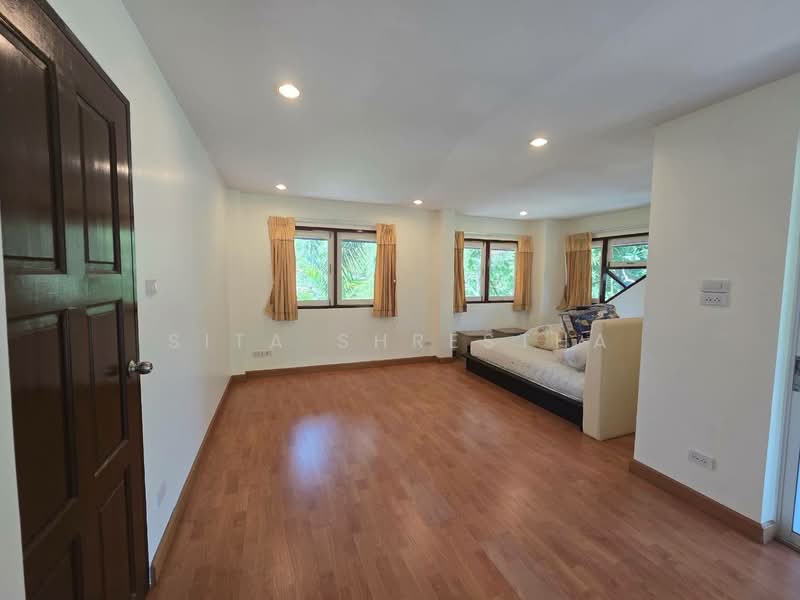undefined, Chon Buri (Pattaya), Bang Lamung, Bang Lamung (Pattaya), Chon Buri (Pattaya), 4 Bedrooms, 382 sqm, Single Detached House For Sale, by Sita Shrestha, 500301342 - DDproperty.com