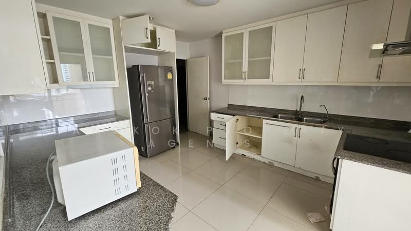 D.S. Tower 1 Sukhumvit 33, Bangkok, Soi Phrom Chit, Khlong Tan Nua, Watthana, Bangkok, 3 Bedrooms, 242 sqm, Condo For Rent, by BANGKOK PROPERTY AGENTS, 500301388 - DDproperty.com