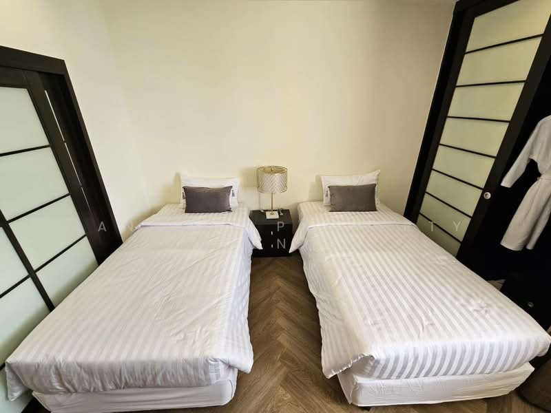Grand Mercure Bangkok Asoke Residence, Bangkok, 50 5 Soi Sukhumvit 19, Khlong Tan Nua, Watthana, Bangkok, 3 Bedrooms, 220 sqm, Condo For Rent, by BANGKOK PROPERTY AGENTS, 500301401 - DDproperty.com