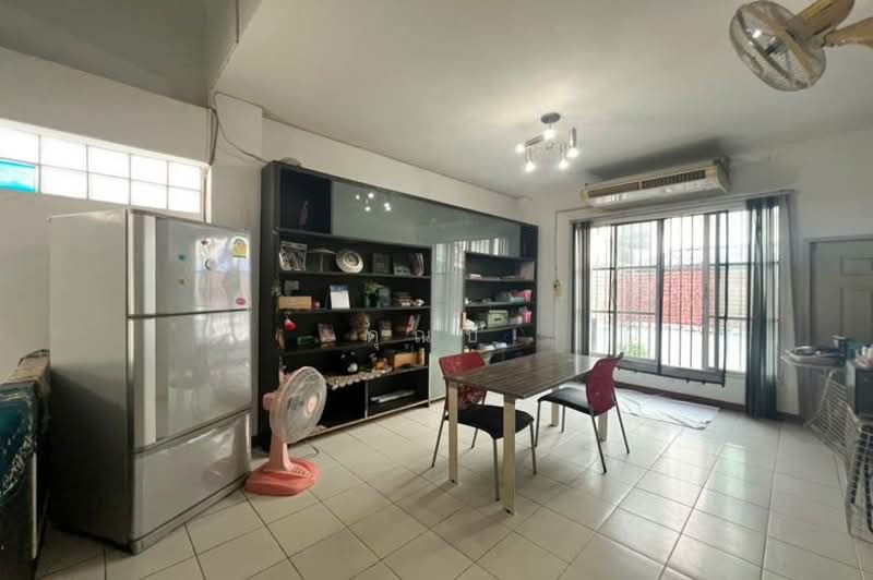 Baan Klang Muang Ladprao 71 Project 2 : บ้านกลางเมือง ลาดพร้าว 71 โครงการ 2, กรุงเทพ, ซอยลาดพร้าว 71 (ซอย นาคนิวาส 11), ลาดพร้าว, ลาดพร้าว, กรุงเทพ, 120 ตร.ม., ทาวน์เฮ้าส์ ขาย, โดย คุณบี, 500301402 - DDproperty.com
