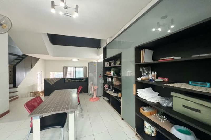 Baan Klang Muang Ladprao 71 Project 2 : บ้านกลางเมือง ลาดพร้าว 71 โครงการ 2, กรุงเทพ, ซอยลาดพร้าว 71 (ซอย นาคนิวาส 11), ลาดพร้าว, ลาดพร้าว, กรุงเทพ, 120 ตร.ม., ทาวน์เฮ้าส์ ขาย, โดย คุณบี, 500301402 - DDproperty.com