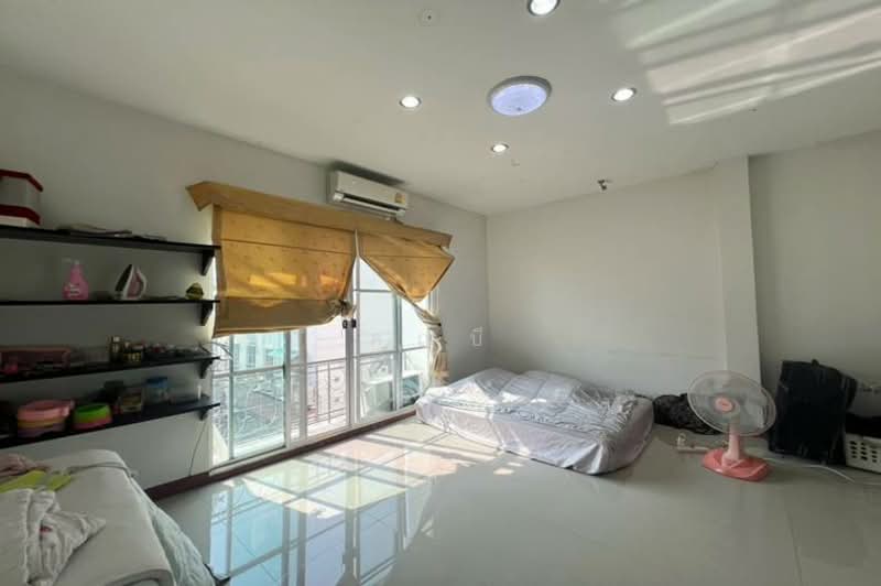 Baan Klang Muang Ladprao 71 Project 2 : บ้านกลางเมือง ลาดพร้าว 71 โครงการ 2, กรุงเทพ, ซอยลาดพร้าว 71 (ซอย นาคนิวาส 11), ลาดพร้าว, ลาดพร้าว, กรุงเทพ, 120 ตร.ม., ทาวน์เฮ้าส์ ขาย, โดย คุณบี, 500301402 - DDproperty.com